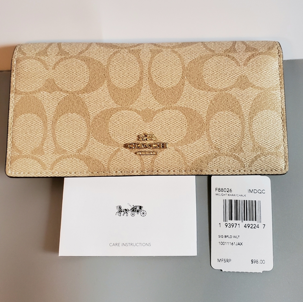 Coach Signature Billfold Wallet F88026